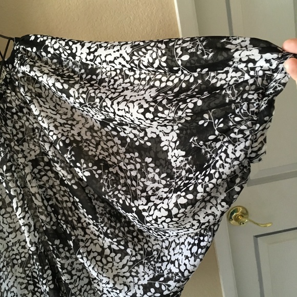Summer Black Floral Billowy Top Medium Large - Picture 4 of 5